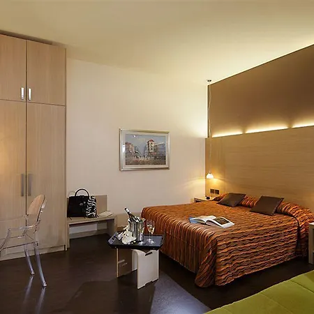 Paris Hotel